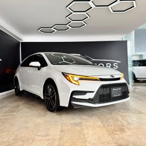 TOYOTA COROLLA SEDÁN